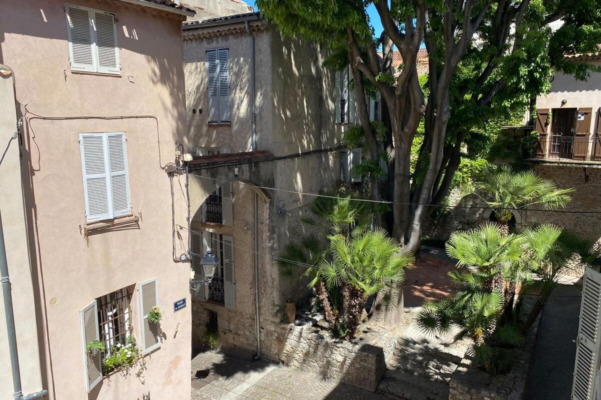 06An - Beautiful Apartment In The Heart Of Old Antibes Buitenkant foto